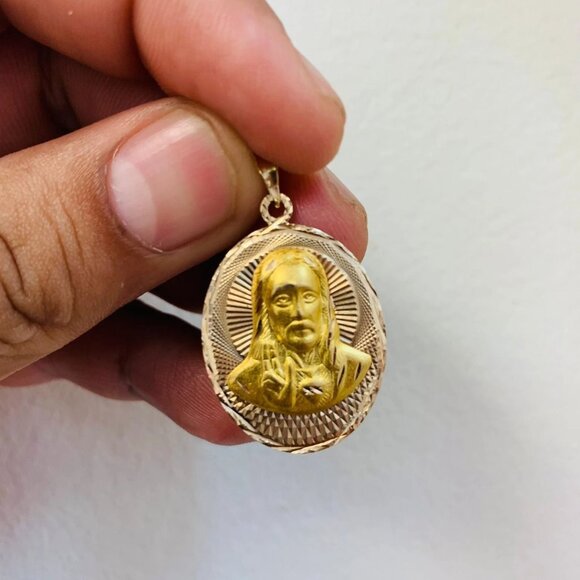 14K Solid Two Sided Gold Double Face Guadalupe Jesus Pendant - Picture 4 of 9